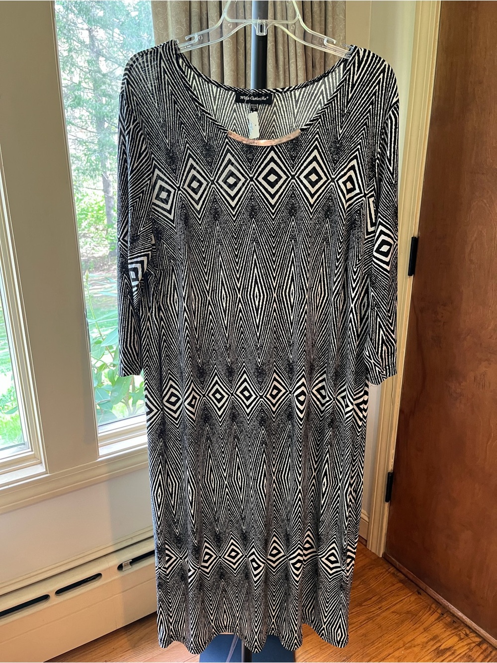 Mlle Gabrielle Black & White Long Sleeve Geometric Shift Dress